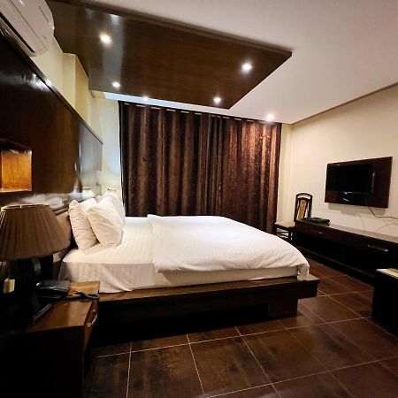 Bling Hotel International 木尔坦 外观 照片