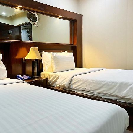 Bling Hotel International 木尔坦 外观 照片