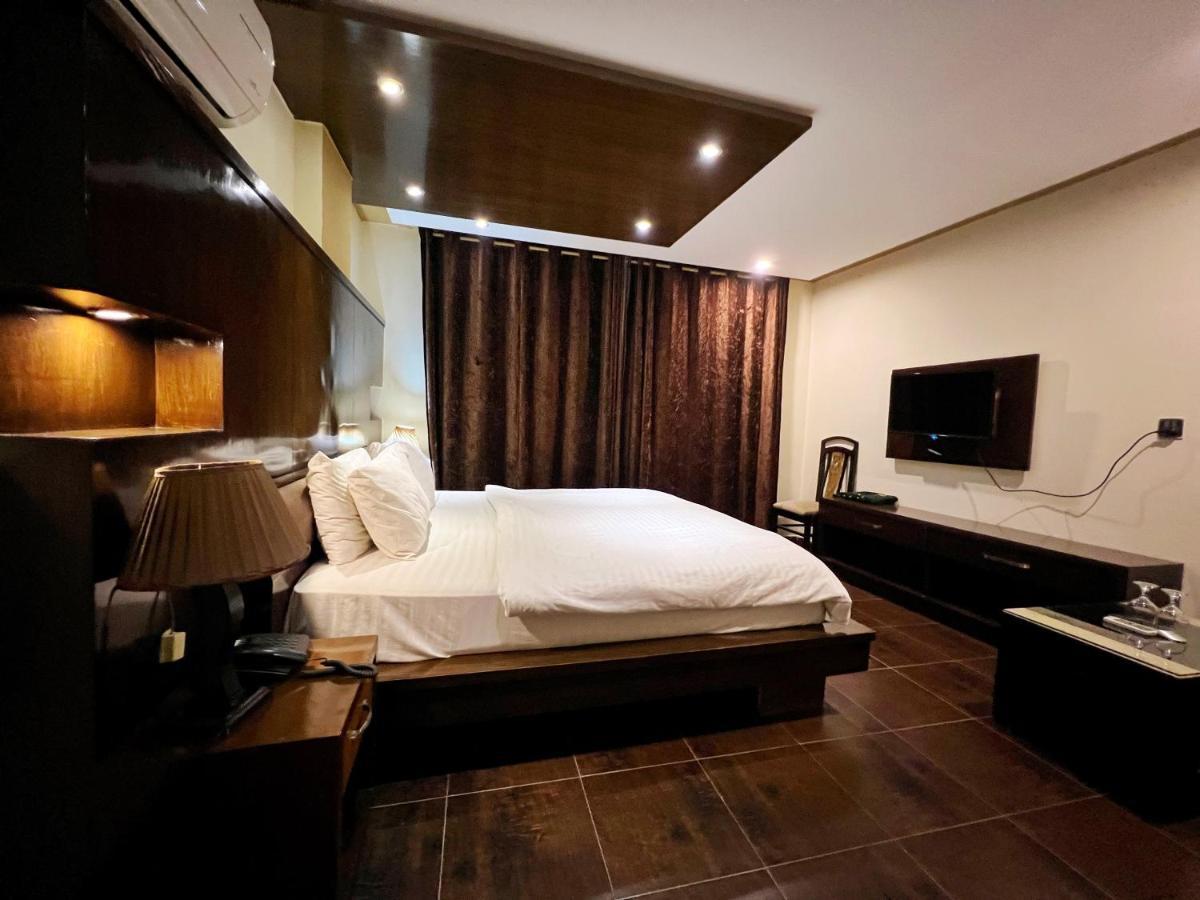 Bling Hotel International 木尔坦 外观 照片