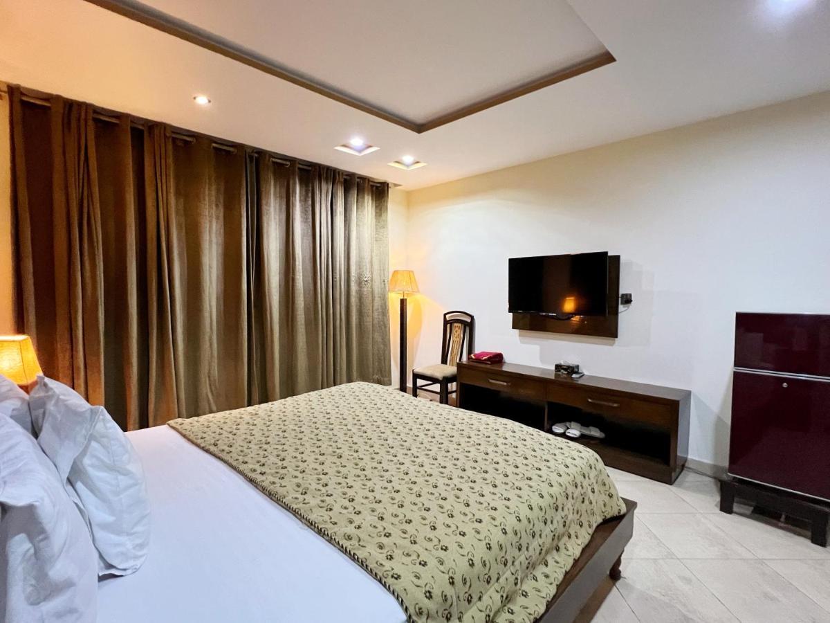 Bling Hotel International 木尔坦 外观 照片