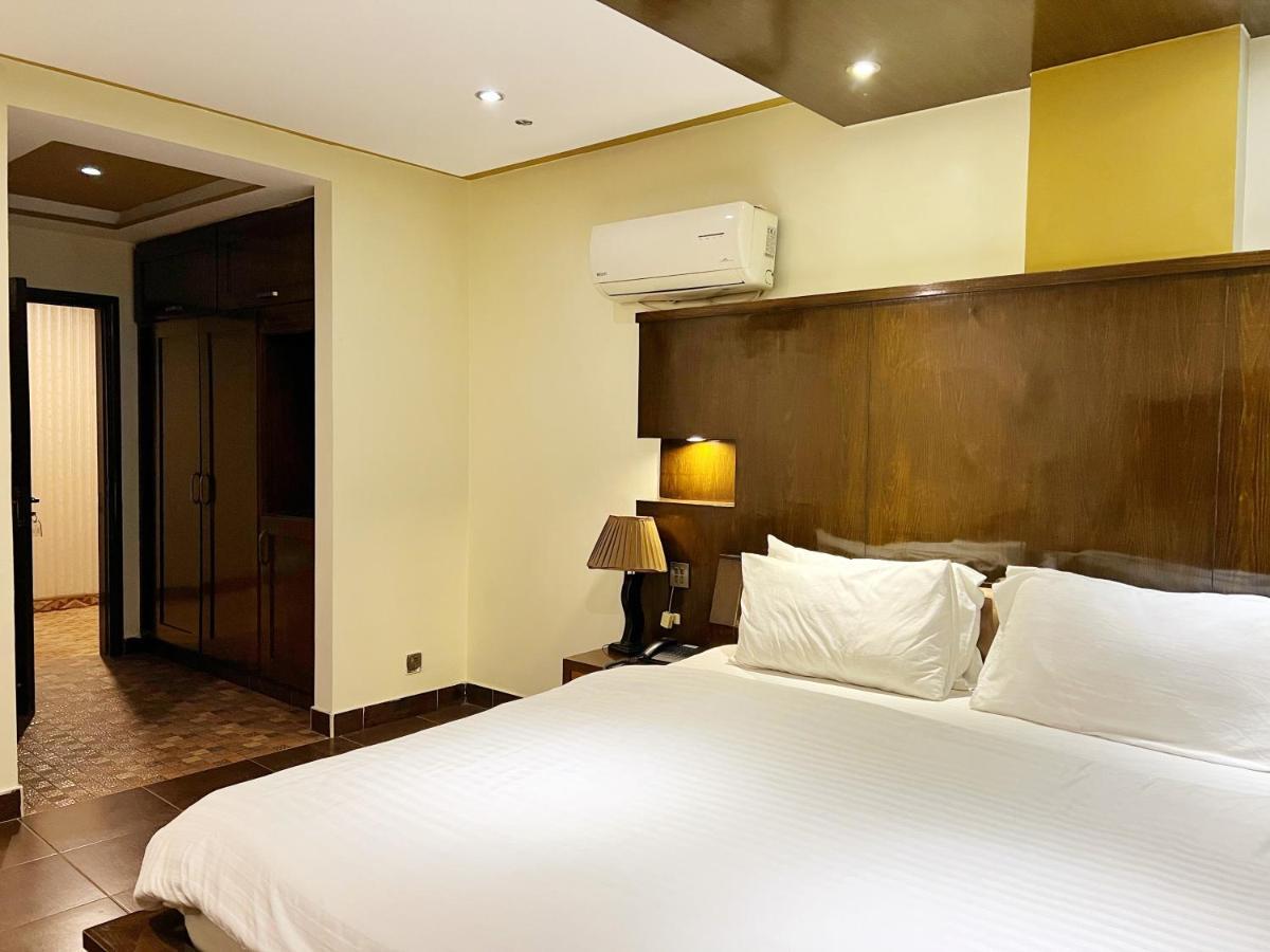 Bling Hotel International 木尔坦 外观 照片