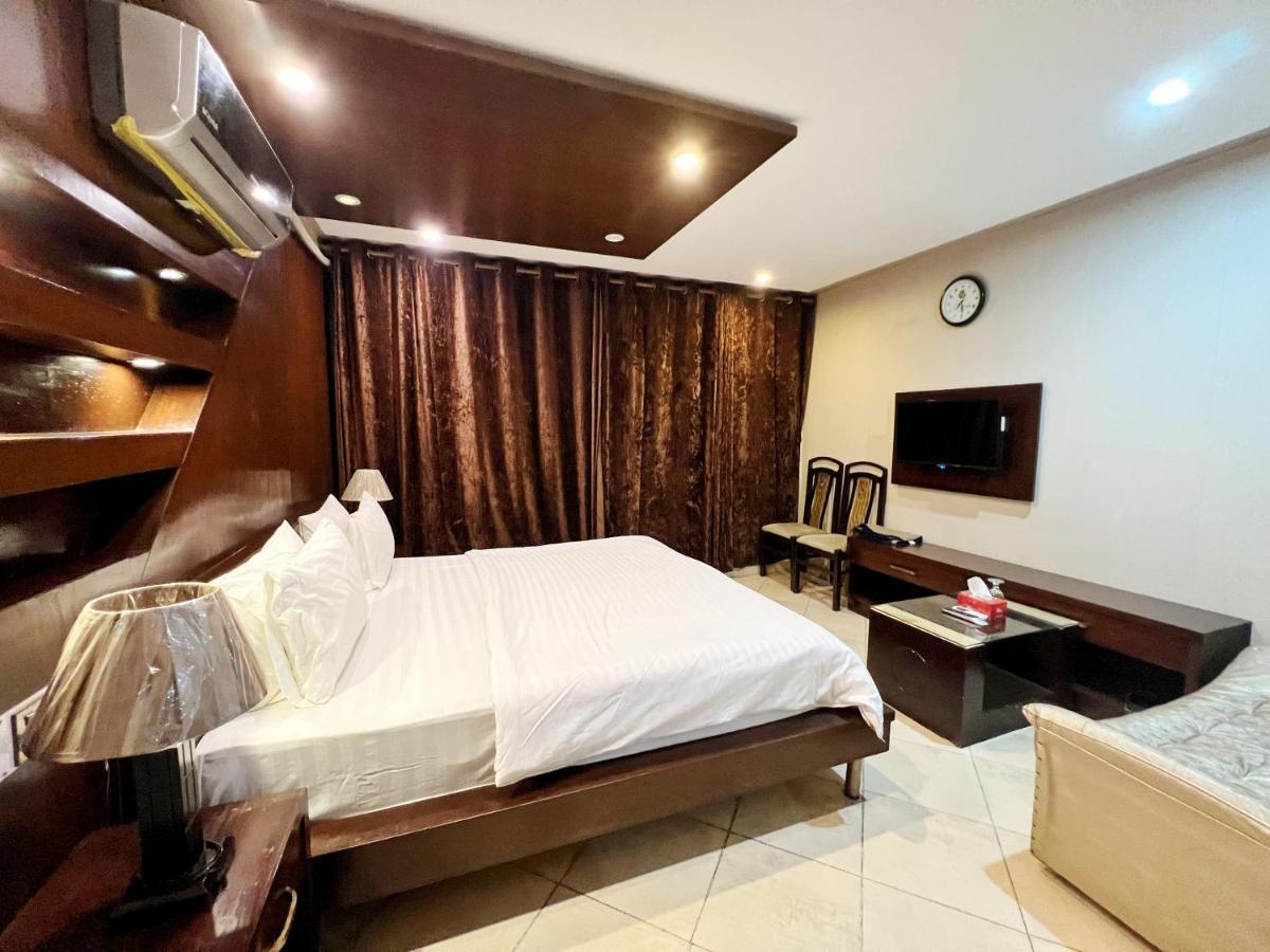 Bling Hotel International 木尔坦 外观 照片