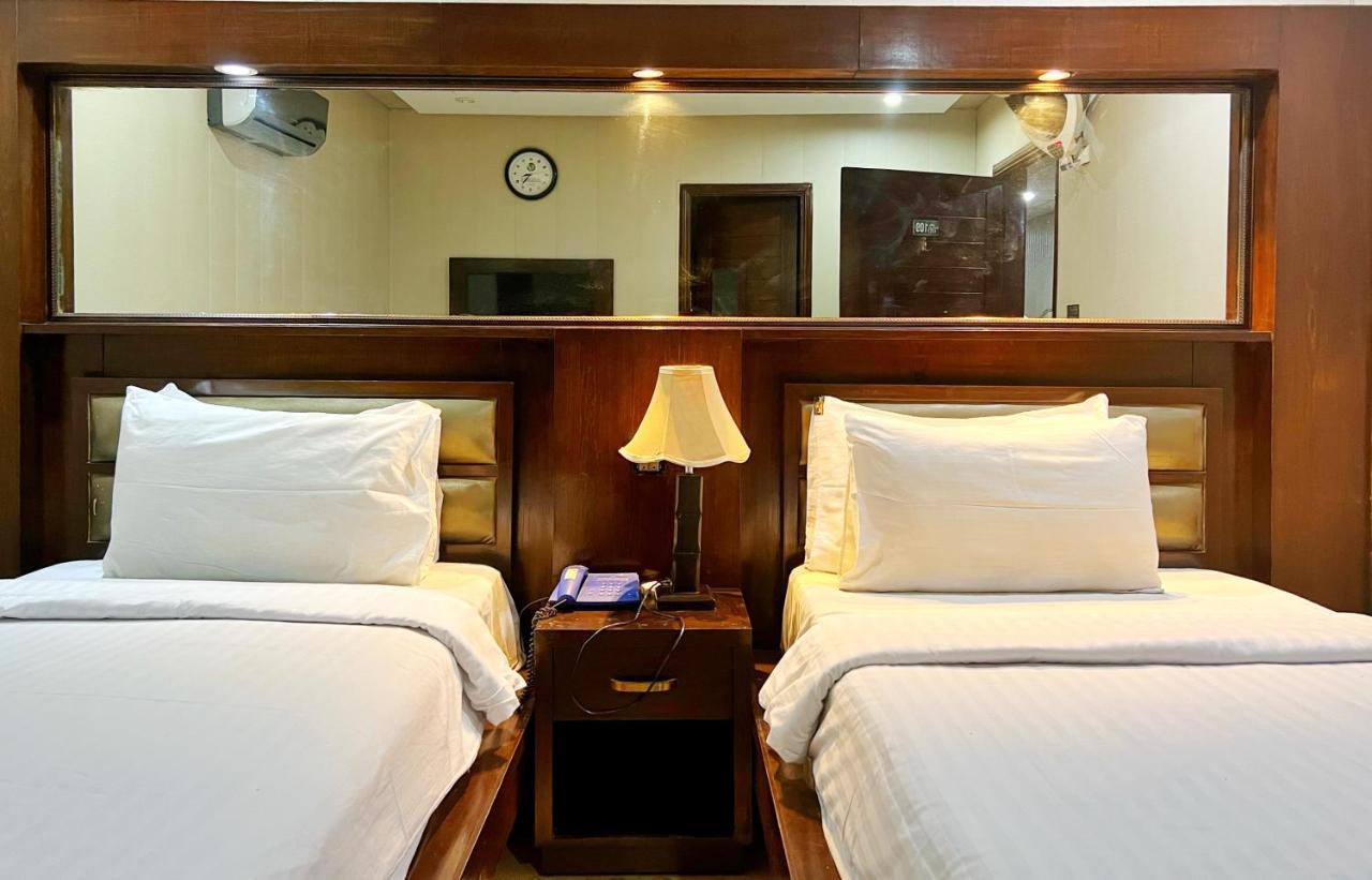 Bling Hotel International 木尔坦 外观 照片