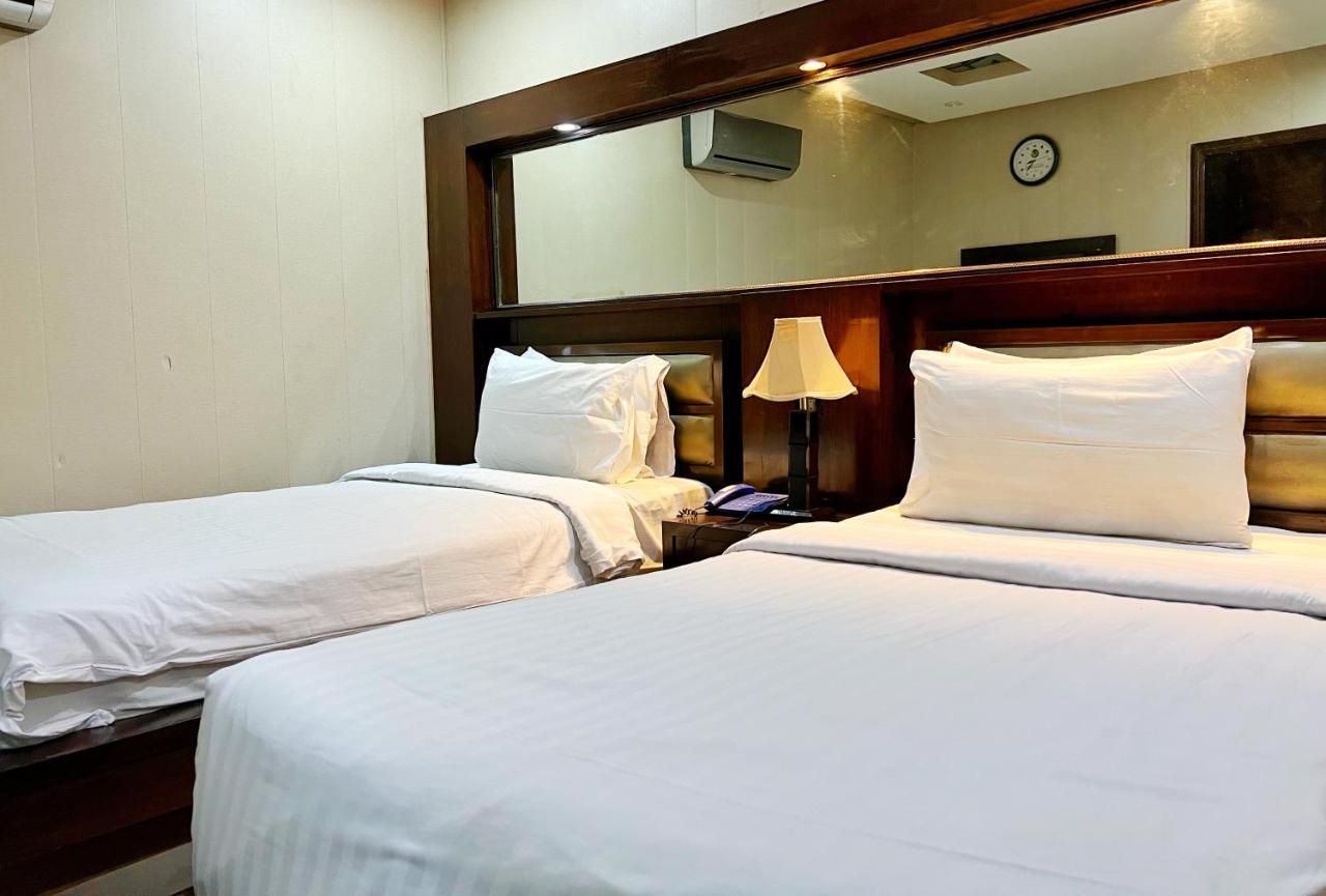 Bling Hotel International 木尔坦 外观 照片