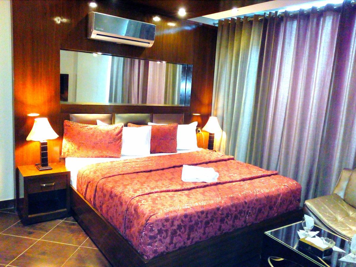 Bling Hotel International 木尔坦 外观 照片