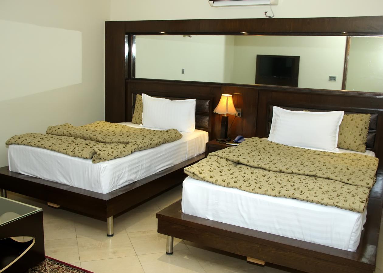 Bling Hotel International 木尔坦 外观 照片