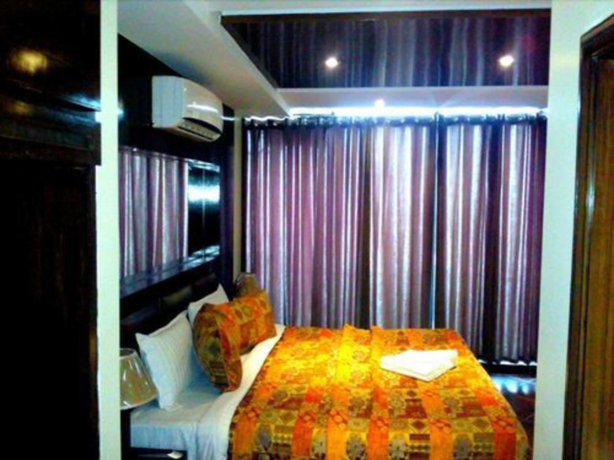 Bling Hotel International 木尔坦 外观 照片
